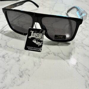 LOCS Max UV Sunglasses in Black.